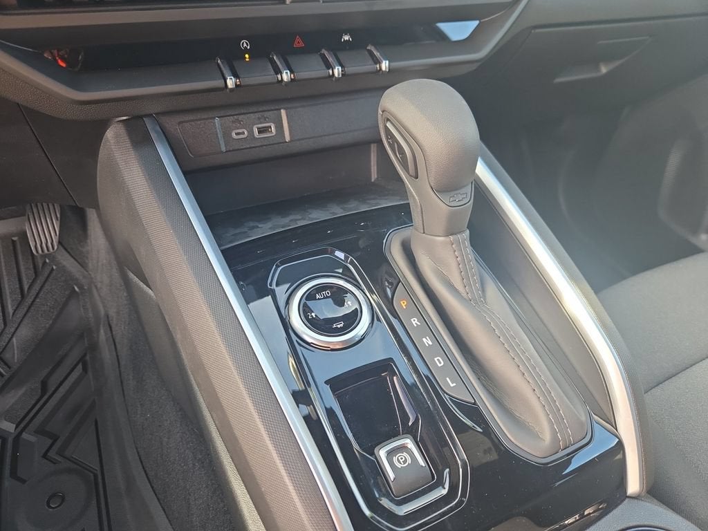 2025 Chevrolet Colorado WT/LT