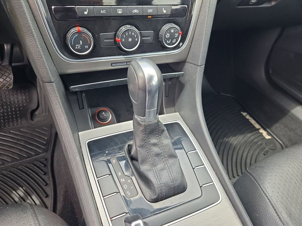 2014 Volkswagen Passat SE