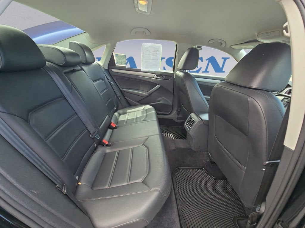 2014 Volkswagen Passat SE