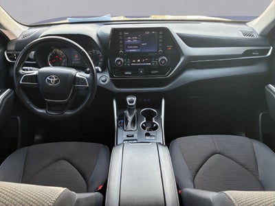 2022 Toyota Highlander LE