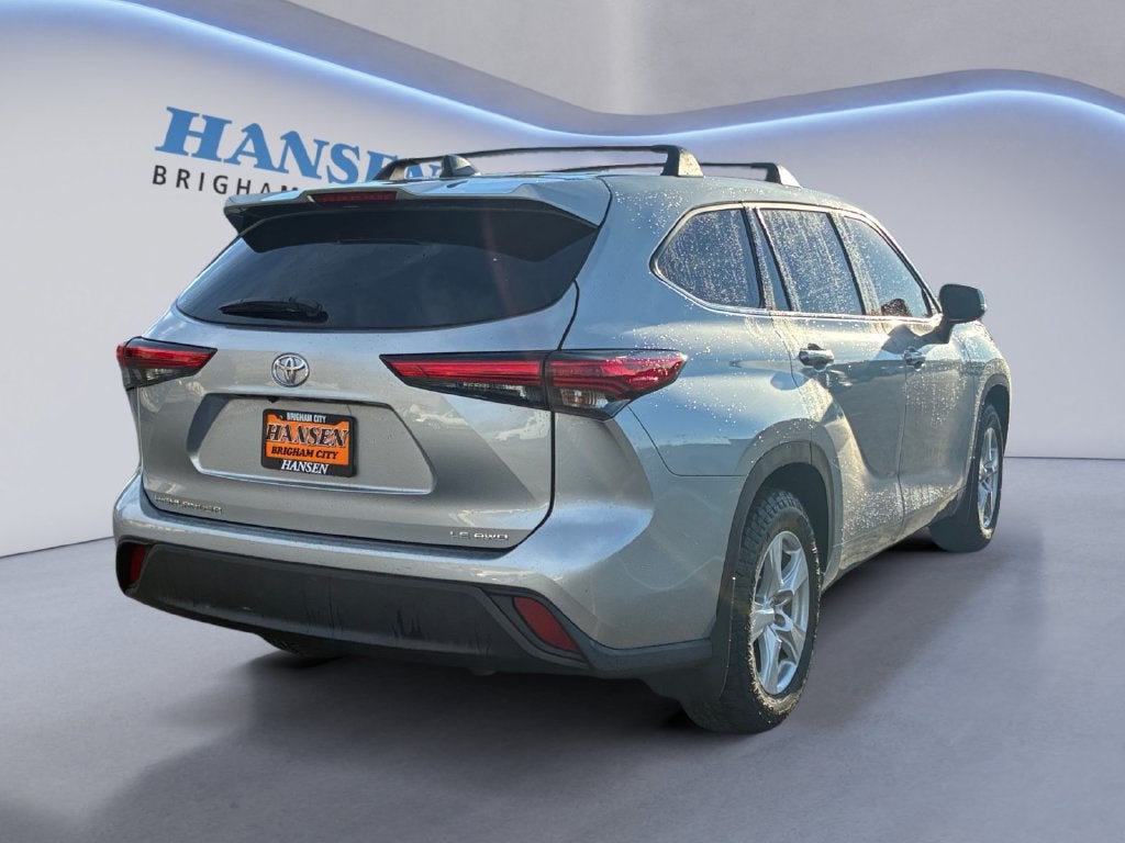 2022 Toyota Highlander LE